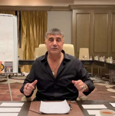 Ozge-Peker-paylasti-Sedat-Pekerden-aylar-sonra-fotograf.jpg