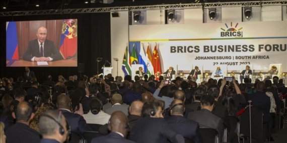 Putin: BRICS'in dünyadaki etkisini genişletmek için çalışmalar sürecek