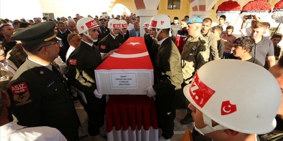 Şehit Piyade Sözleşmeli Er Erkan Selçuk memleketi Muş'ta son yolculuğuna uğurlandı