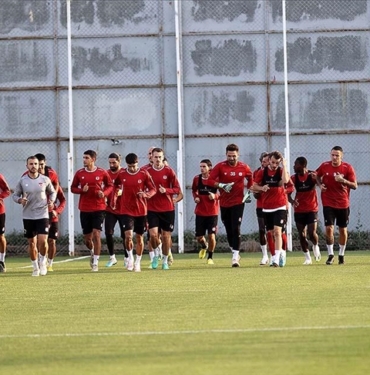 Sivasspor-Besiktas-macindan-puanla-donmek-istiyor.jpg