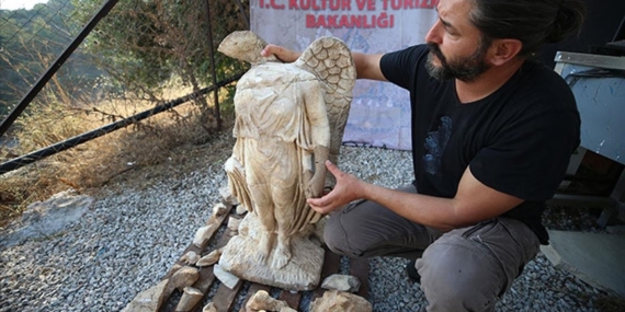 Syedra Antik Kenti'nde yaklaşık 1800 yıllık "zafer tanrıçası" heykeli bulundu