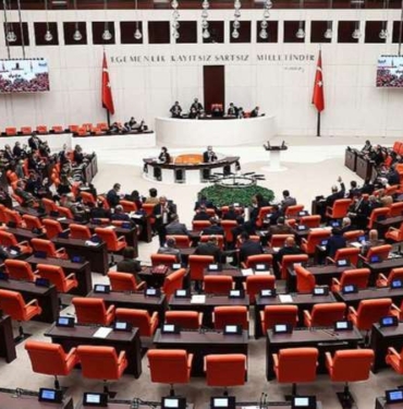1-Ekimde-baslayacak-yasama-doneminin-en-onemli-gundemi-‘yeni-anayasa.jpg