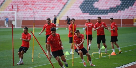 A Milli Futbol Takımı, Japonya maçı hazırlıklarına başladı