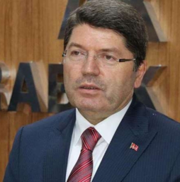 Adalet-Bakani-Yilmaz-Tunc039tan-039yeni-anayasa039-cikisi-039Milletimiz-artik-ozgurluge.jpg