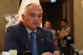 Bakan-Ersoy-Turizm-sektorunden-bu-sene-56-milyar-dolar-bir.jpg