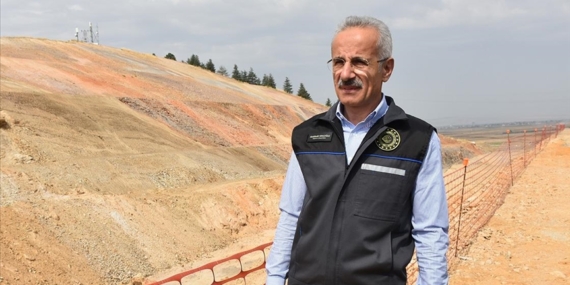 Bakan Uraloğlu: Ankara-İzmir Hızlı Tren Projesi tamamlandığında seyahat süresi 3 saat 30 dakikaya düşecek