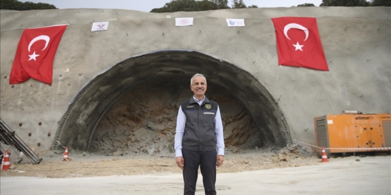 Bakan Uraloğlu: T1 tüneli inşaatıyla, dünyaya Türk müteahhitlik sektörünün ne kadar başarılı olabileceğini gösterdik