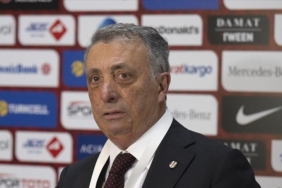 Besiktas-Baskani-Ahmet-Nur-Cebi039den-quotistifaquot-tezahuratlarina-yanit.jpg