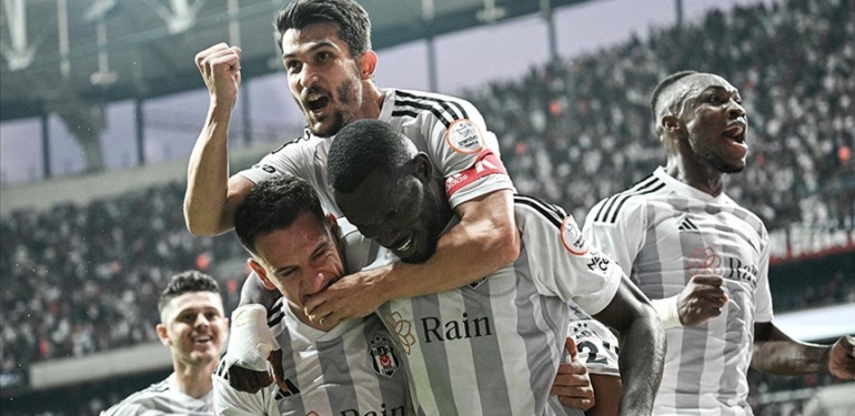 Besiktas-milli-araya-3-puanla-girdi.jpg