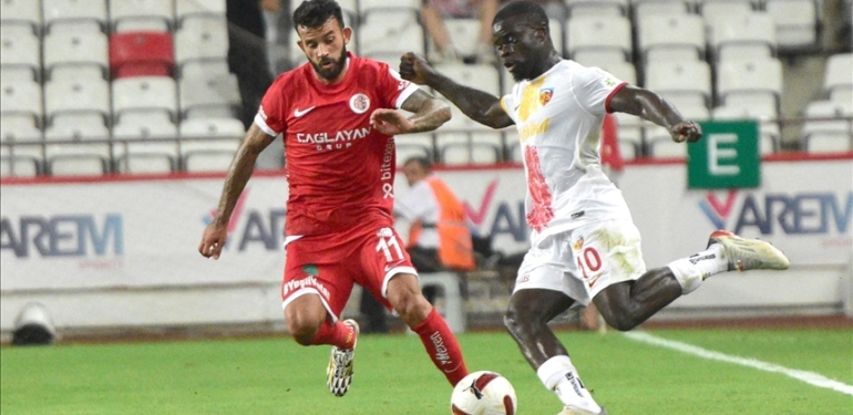 Bitexen-Antalyaspor-ile-Mondihome-Kayserispor-berabere-kaldi.jpg