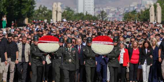CHP 100 yaşında: Kılıçdaroğlu ve parti heyeti Anıtkabir’i ziyaret etti