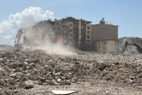 Deprem-bolgesindeki-insa-faaliyetlerinde-kullanilacak-esyanin-ithalatina-getirilen-esneklik-yil.jpg