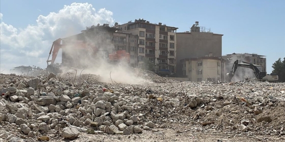 Deprem bölgesindeki inşa faaliyetlerinde kullanılacak eşyanın ithalatına getirilen esneklik yıl sonuna uzatıldı