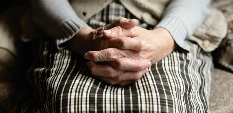 Dunyada-her-32-saniyede-bir-kisi-Alzheimer-hastaligina-yakalaniyor.jpg