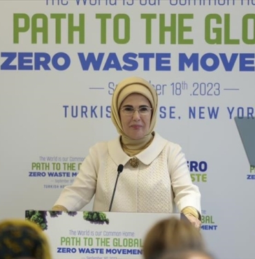 Emine-Erdogan039dan-tum-dunyaya-quotsifir-atik-gonullusuquot-olmaya-davet.jpg
