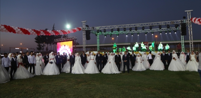 Hatay039da-100-depremzede-cift-icin-toplu-nikah-toreni-yapildi.jpg