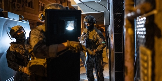 İçişleri Bakanı Yerlikaya: 10 ilde düzenlenen operasyonlarda 265 zehir taciri yakalandı