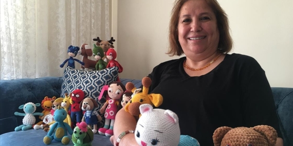 İnternetten öğrendiği amigurumi tekniğiyle 8 yıldır oyuncak örüyor