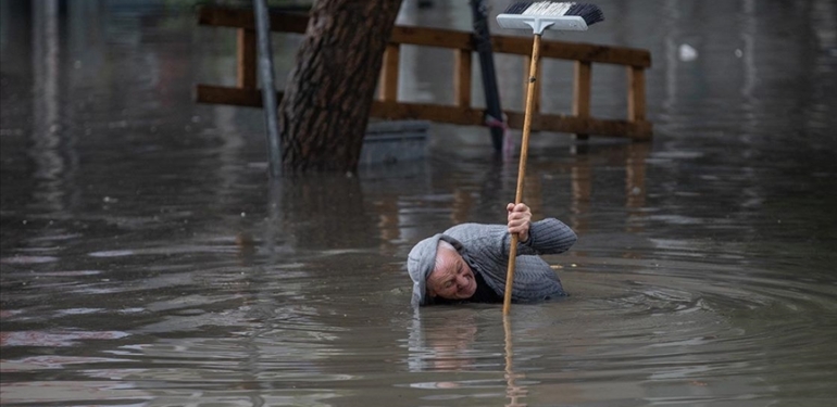 Meteorolojiden-Karadeniz-icin-kuvvetli-saganak-uyarisi.jpg