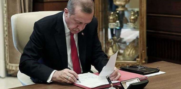 Son-Dakika-Resmi-Gazete039de-yayimlandi-Erdogan039dan-gece-yarisi-atama-ve.jpg