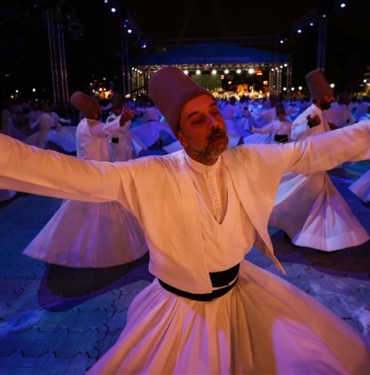 Sultanahmet039te-yaklasik-750-semazen-sema-gosterisi-sundu.jpg