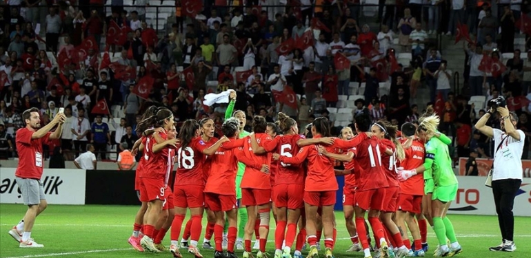 Turkiye-UEFA-Kadinlar-Uluslar-C-Ligi039nde-2039de-2-yapti.jpg