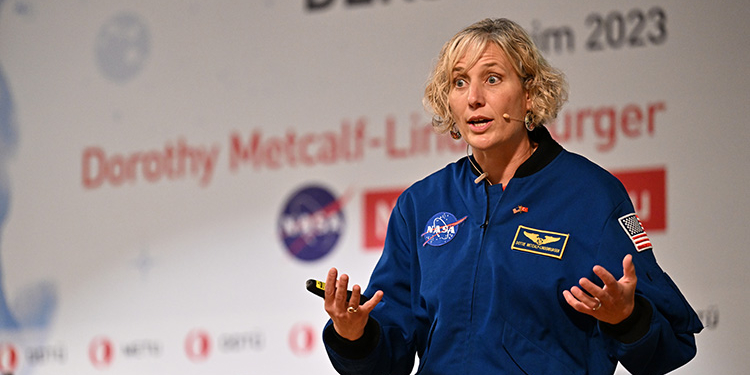 Emekli-NASA-astronotu-Metcalf-Lindenburger039dan-genclere-tavsiye-Kendinize-meydan-okudugunuzdan-emin.jpg
