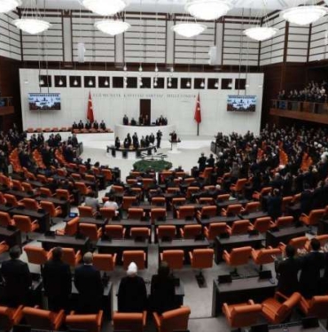 Erdogan039in-secim-vaadiydi-039Mulakat-kaldirilsin039-teklifi-AKP-MHP-oylariyla-reddedildi.jpg