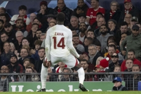 Galatasaray039in-Manchester-United-zaferi-Ingiliz-basininda-genis-yer-aldi.jpg