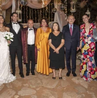 Kemal-Kilicdaroglu-Tunc-Soyer039in-kizinin-nikah-sahidi-oldu-039Ataturk039un-yolundan.jpg