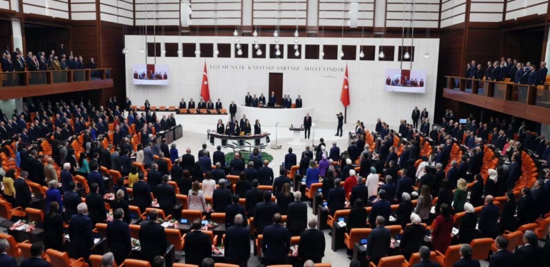 Meclis039in-yasama-yili-acilisinda-iktidar-039Turkiye-Yuzyili039-dedi-Parti-sloganli.jpg
