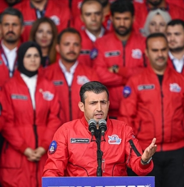 T3-Vakfi-Mutevelli-Heyeti-Baskani-Bayraktar-Herkes-bilsin-ki-Turk.jpg