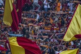 Turk-sporunun-sari-kirmizili-cinari-Galatasaray-118-yasinda.jpg
